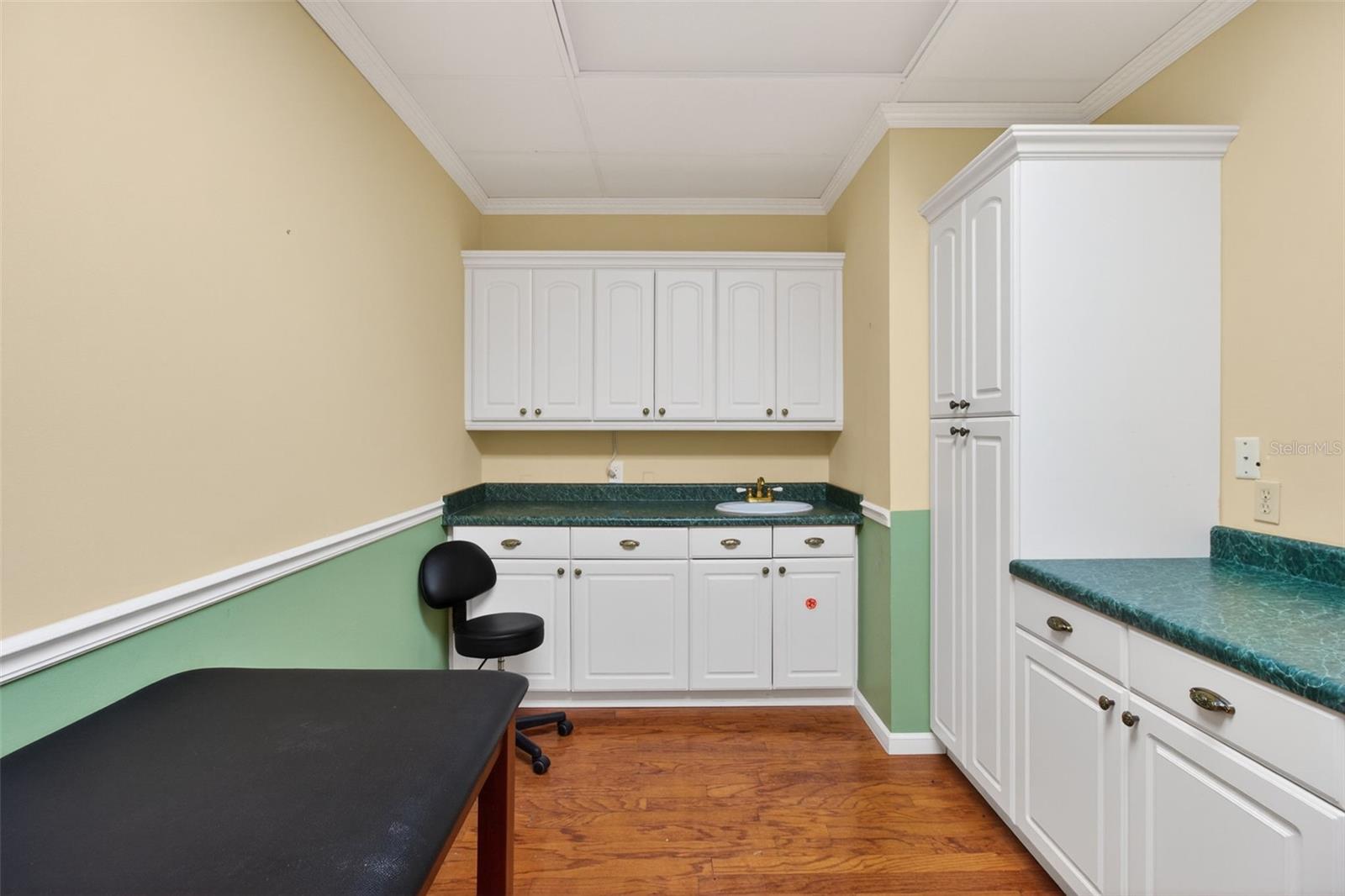 2039 INDIAN ROCKS RD S — photo 24