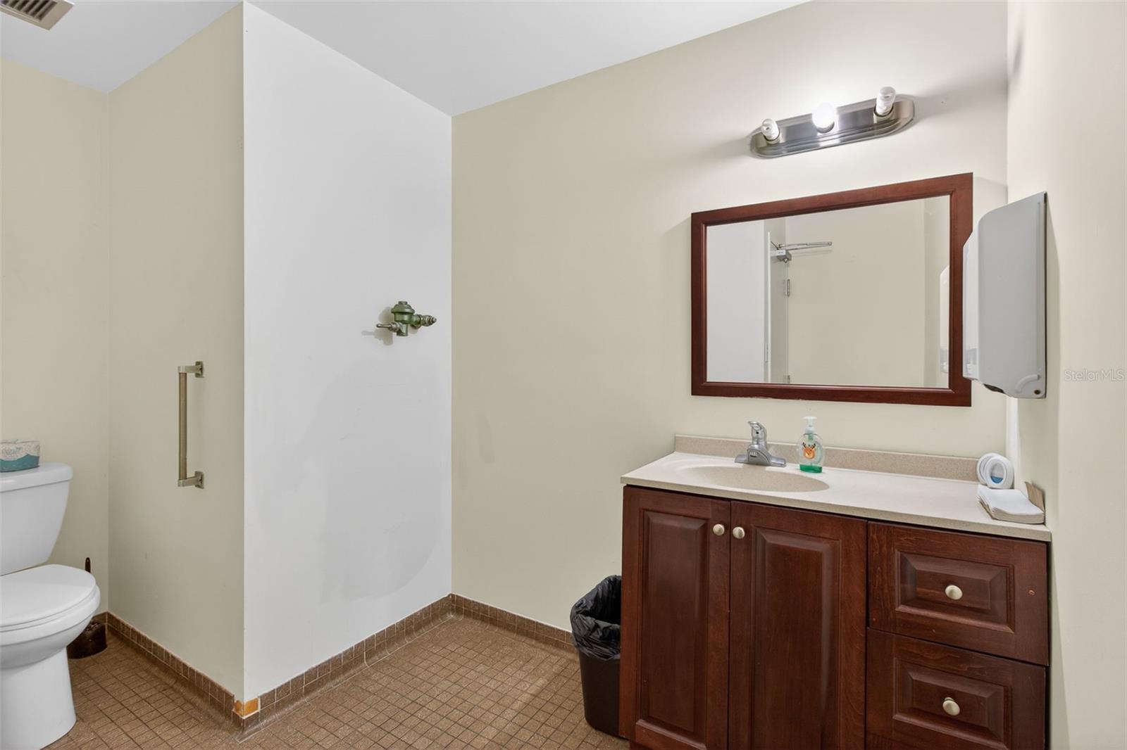 2039 INDIAN ROCKS RD S — photo 18