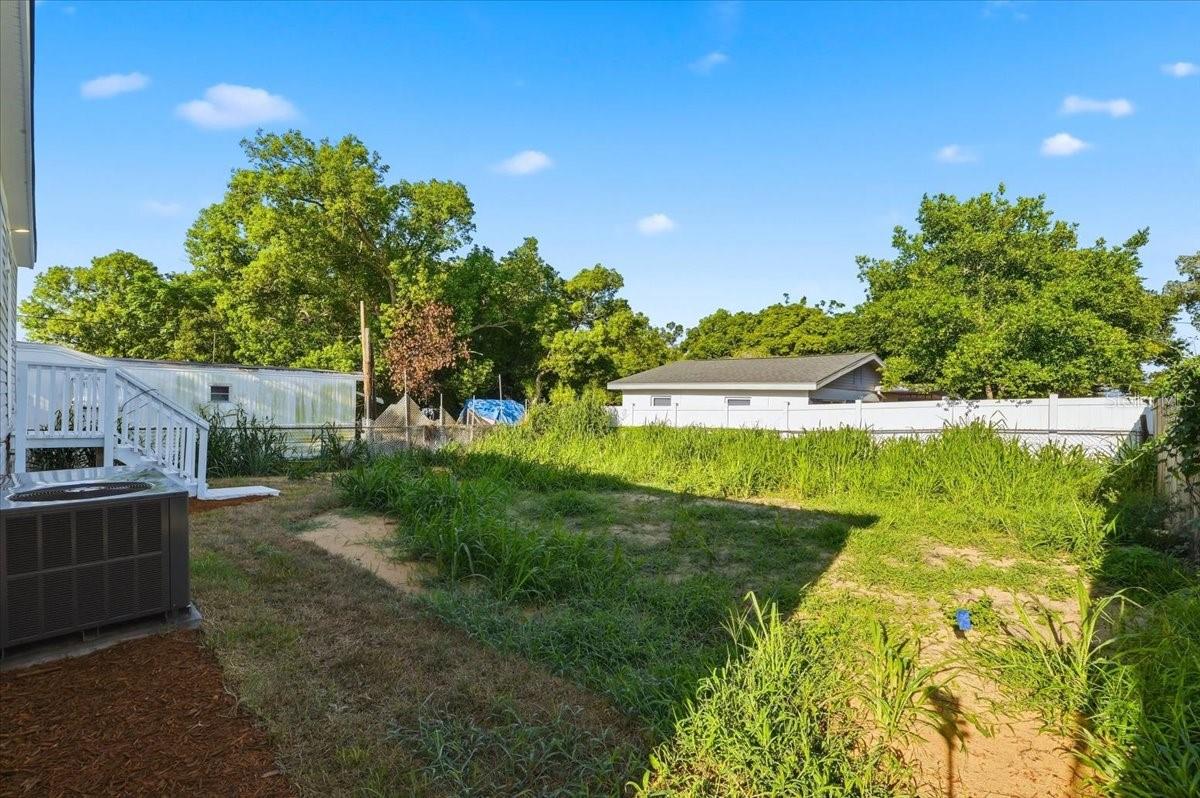 11421 RAMPART LN — photo 38