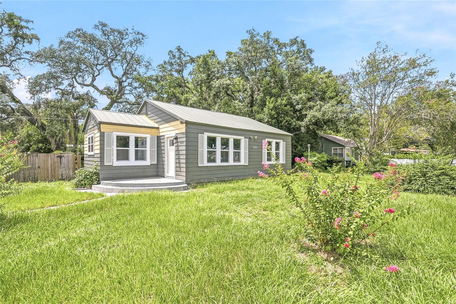 8500 N BOULEVARD — photo 37