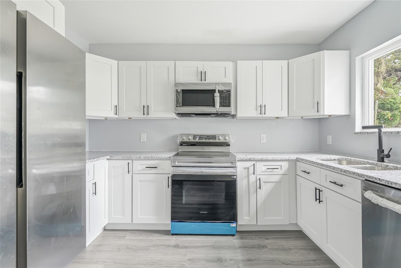 8500 N BOULEVARD — photo 11