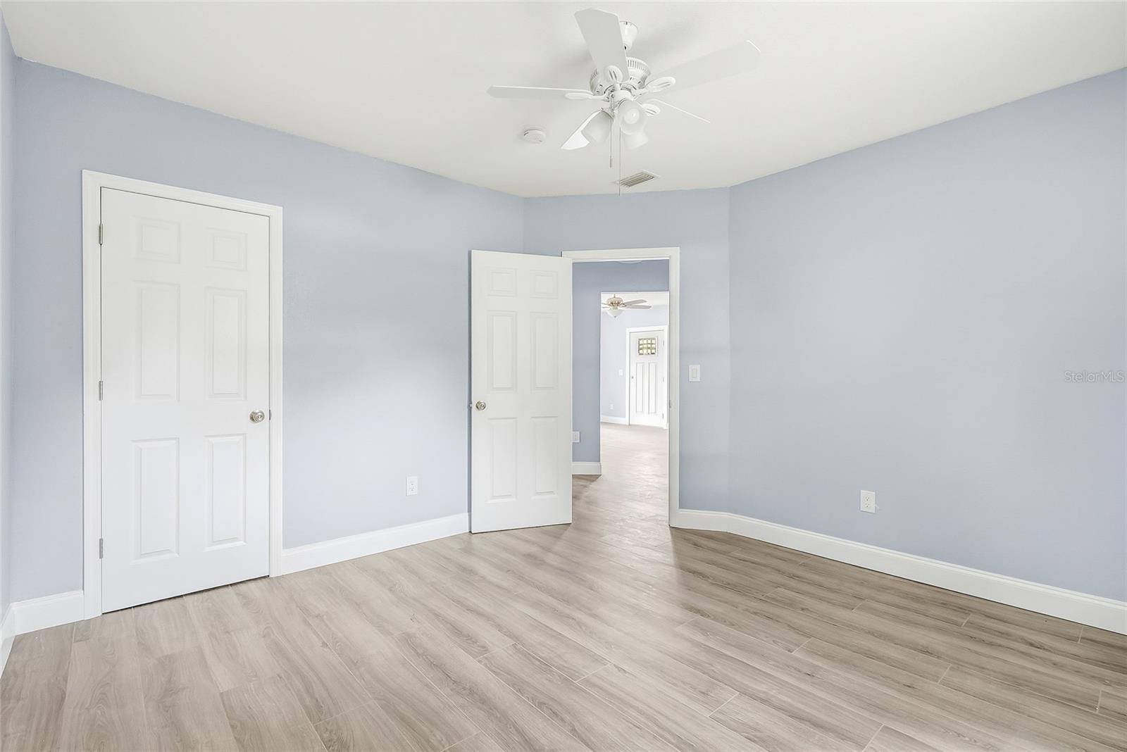 8500 N BOULEVARD — photo 17