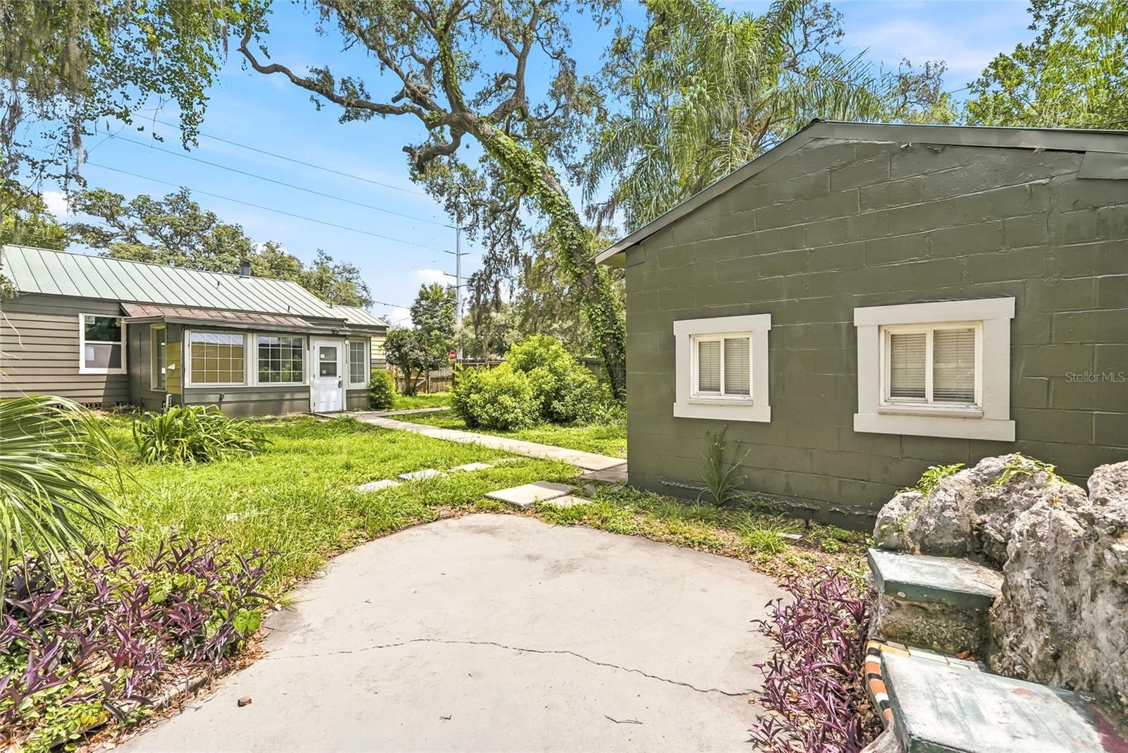 8500 N BOULEVARD — photo 33