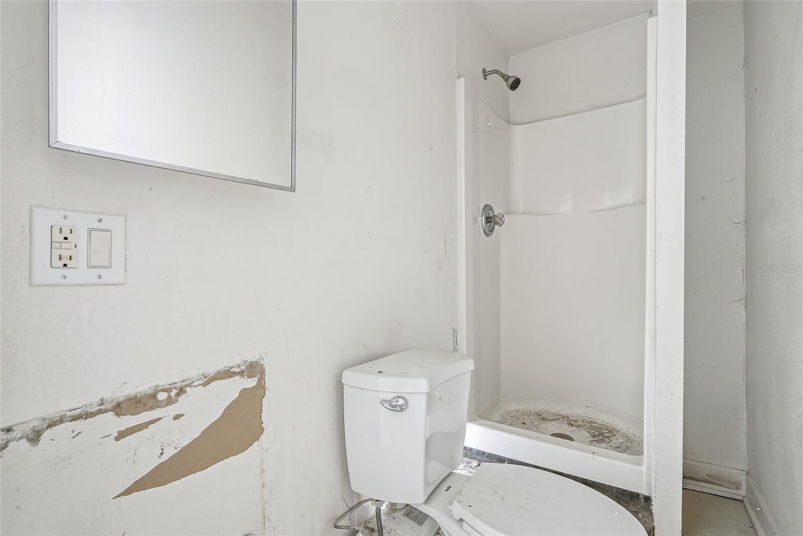 8500 N BOULEVARD — photo 32