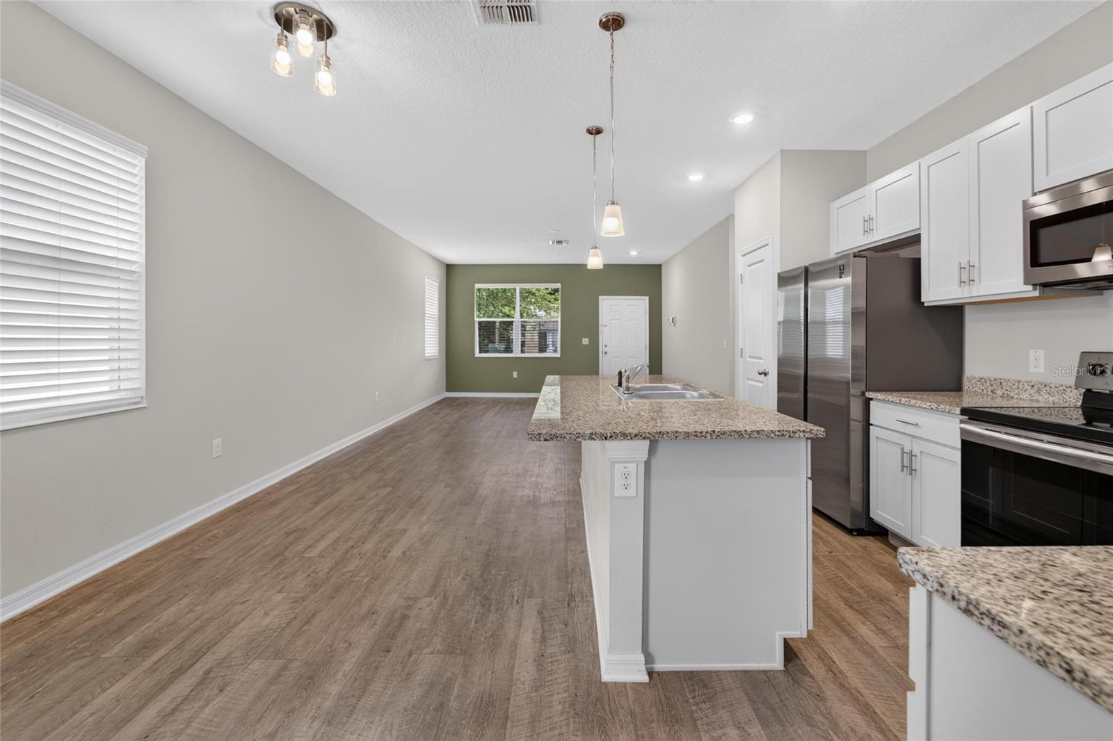 3507 E 10TH AVE — photo 4