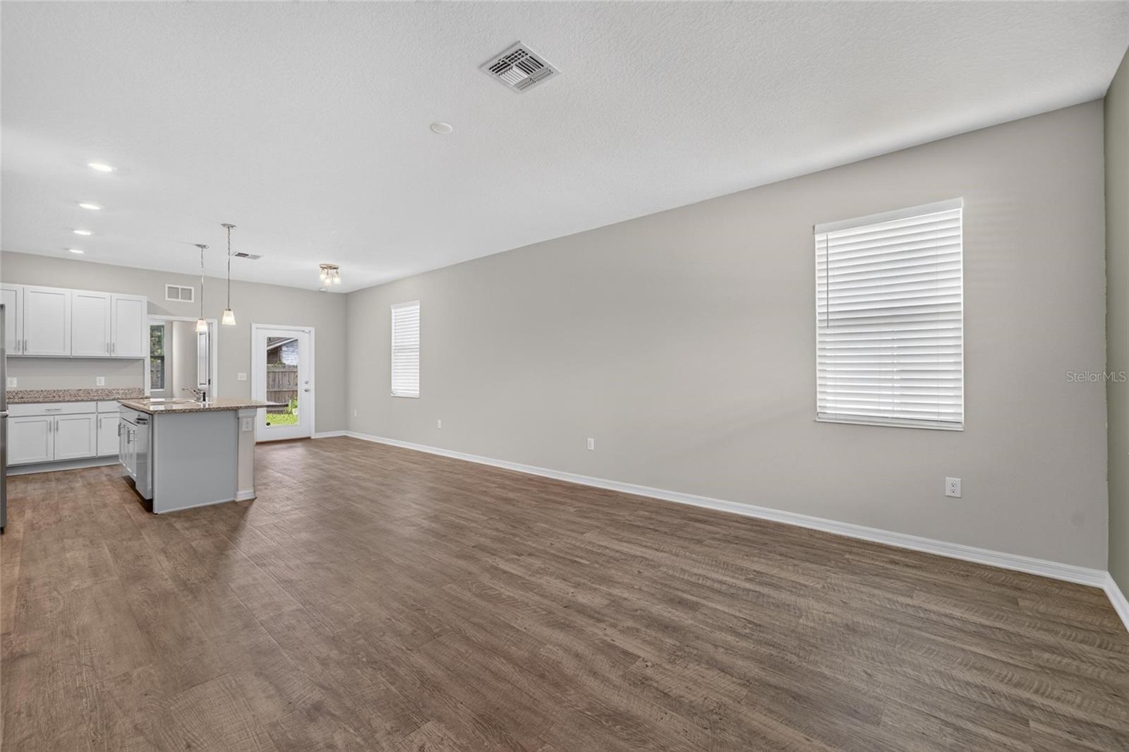 3507 E 10TH AVE — photo 13