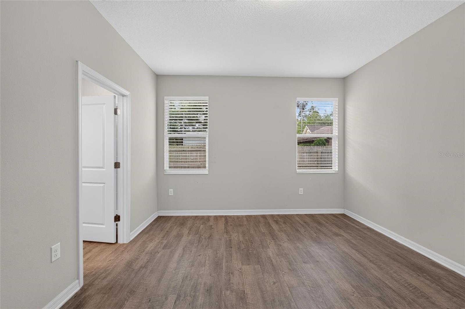 3507 E 10TH AVE — photo 35