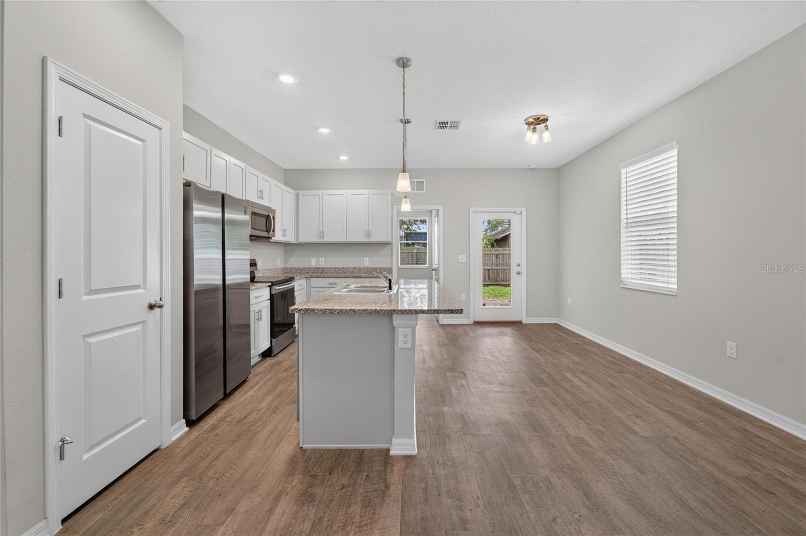3507 E 10TH AVE — photo 8