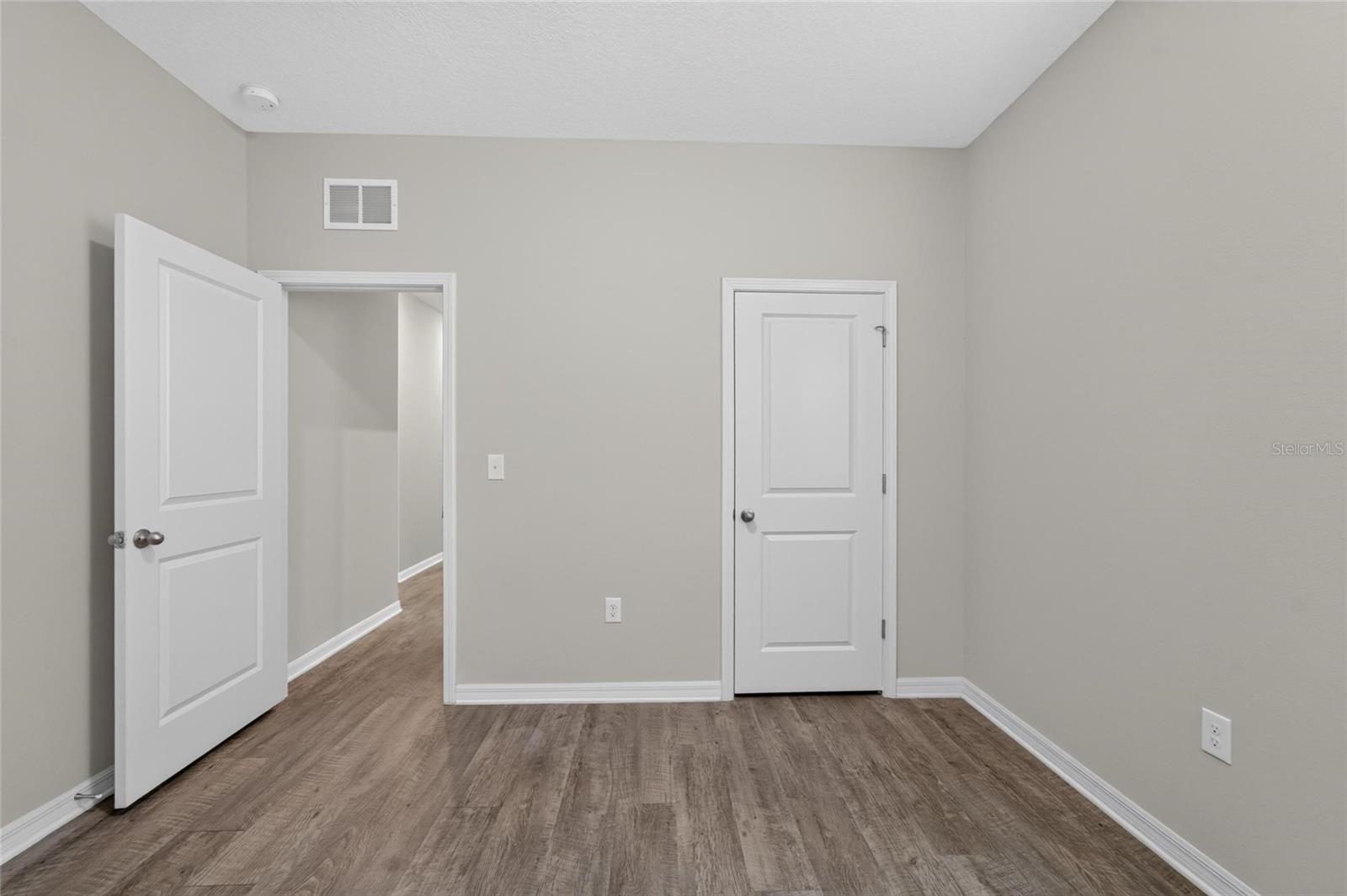 3507 E 10TH AVE — photo 30