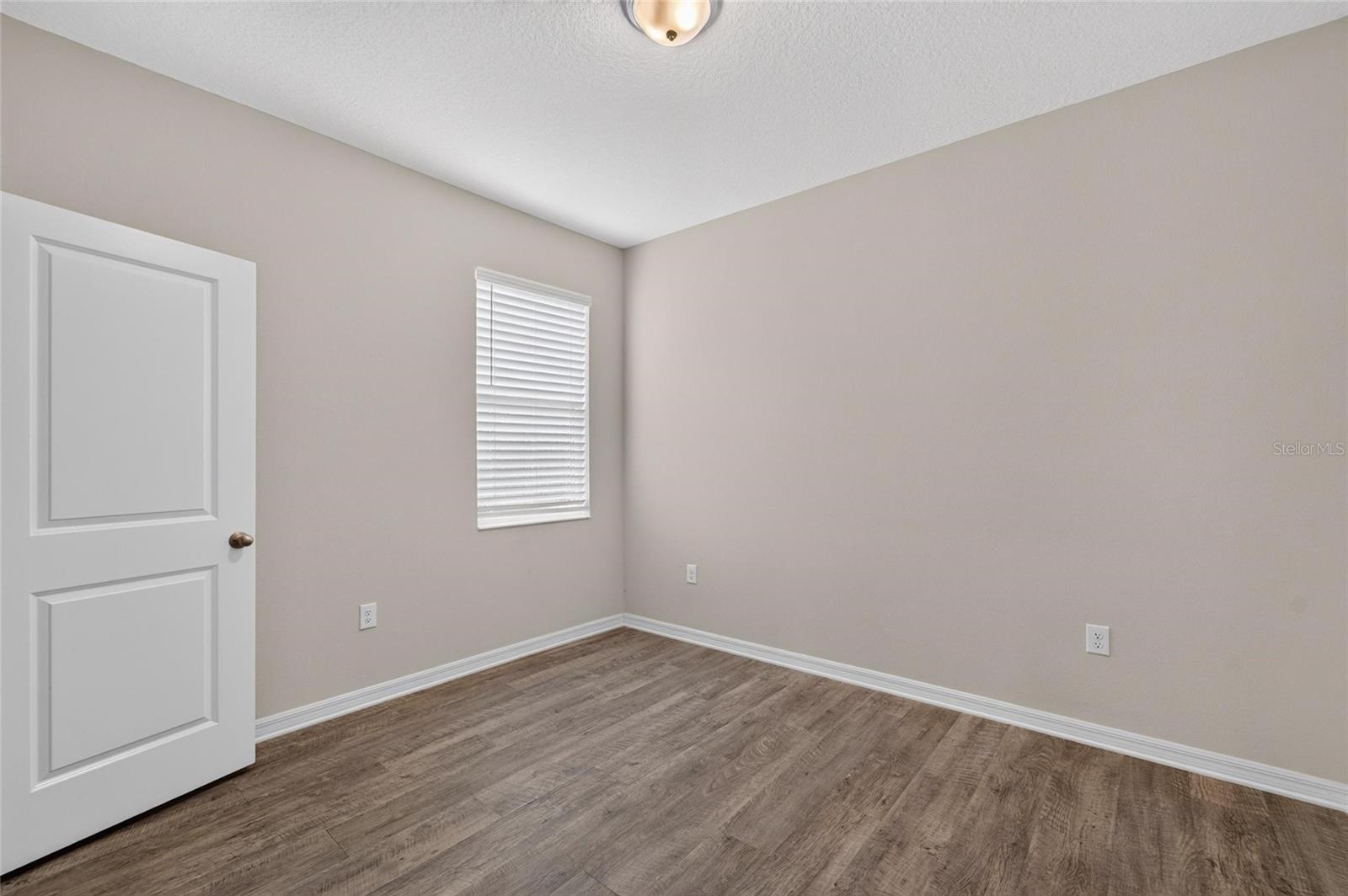 3507 E 10TH AVE — photo 27