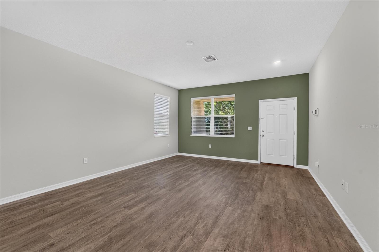 3507 E 10TH AVE — photo 11