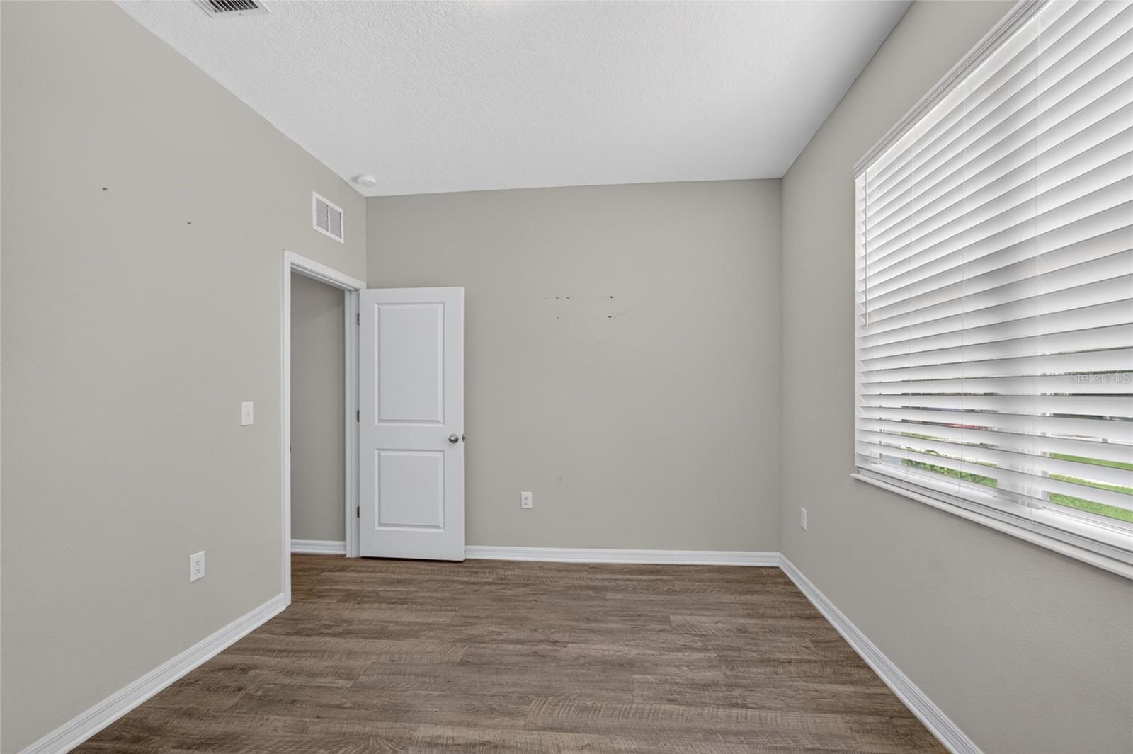 3507 E 10TH AVE — photo 18