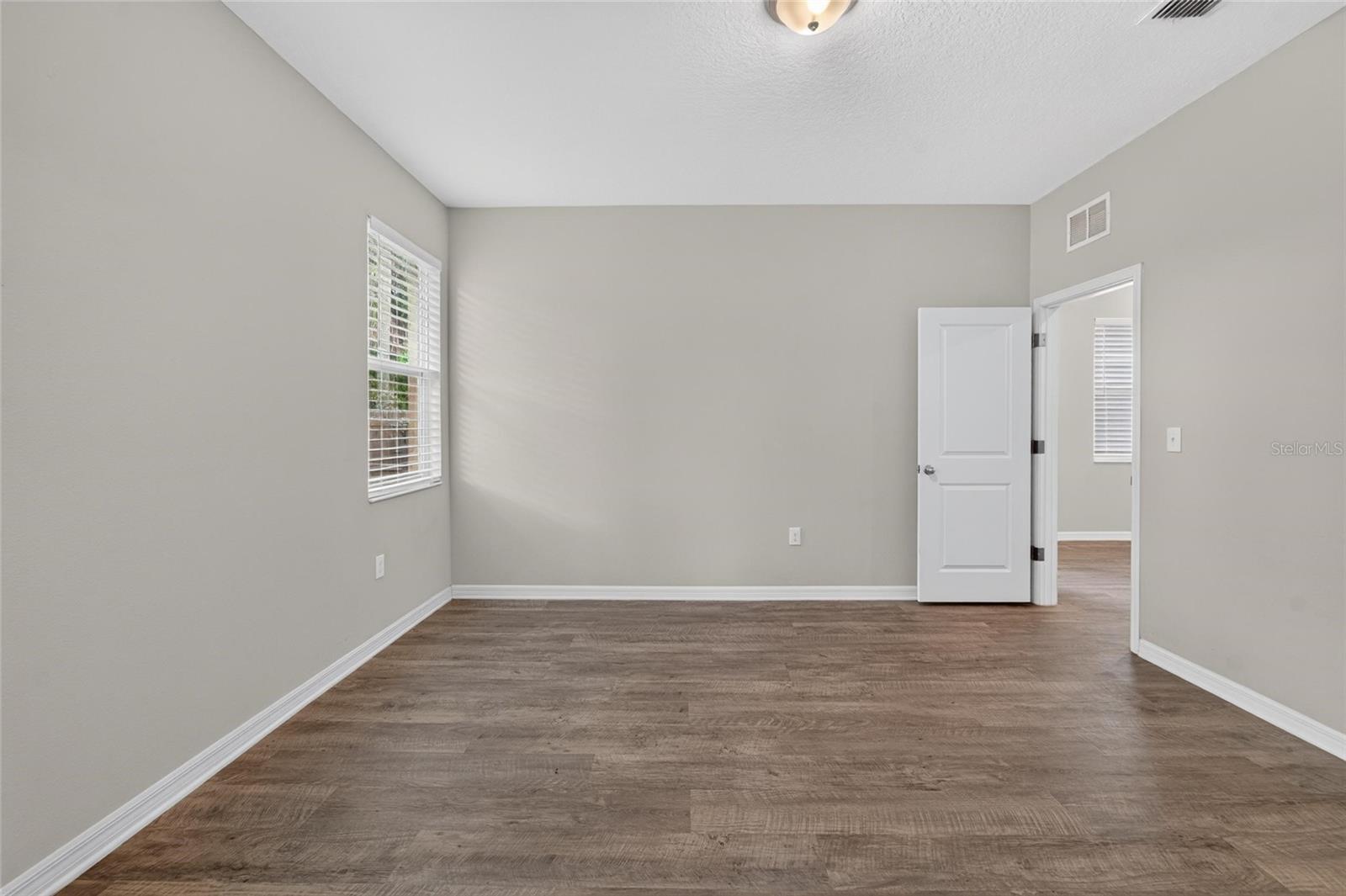 3507 E 10TH AVE — photo 37