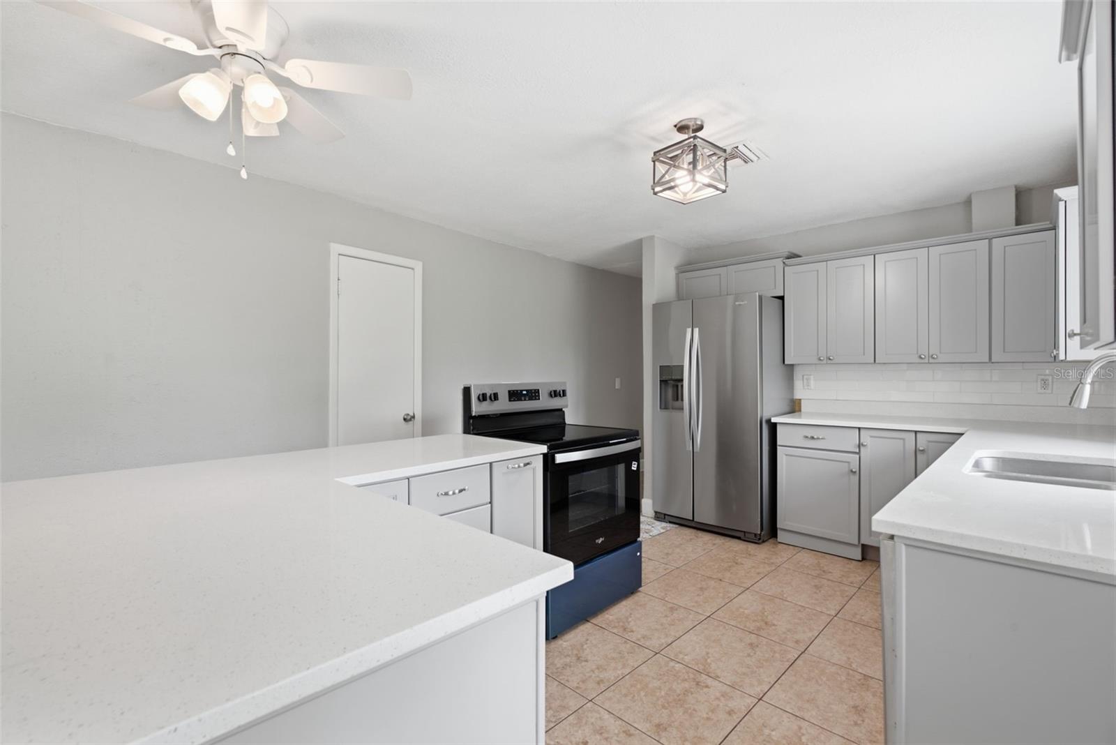 625 LIMONA RD — photo 17