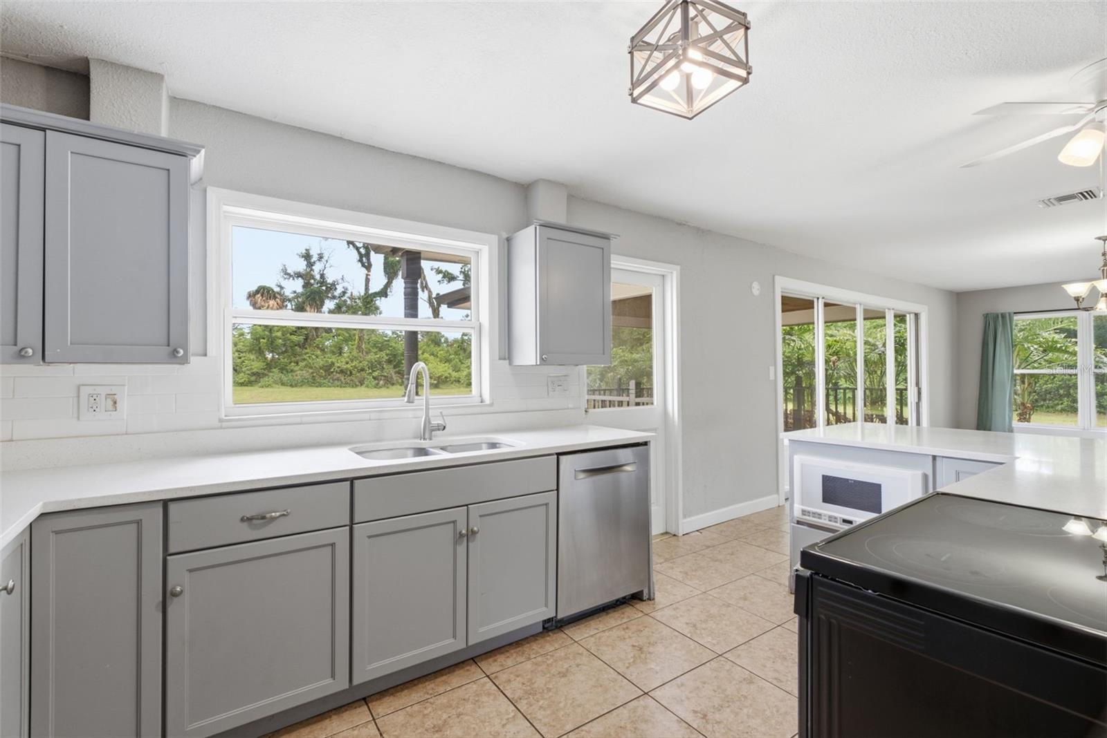 625 LIMONA RD — photo 19
