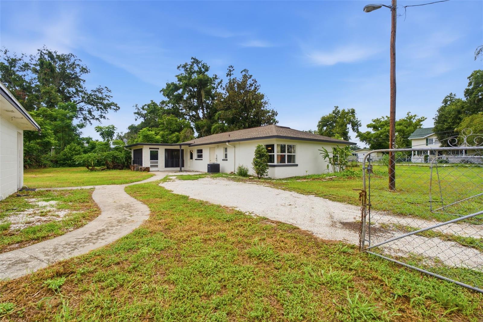 625 LIMONA RD — photo 33