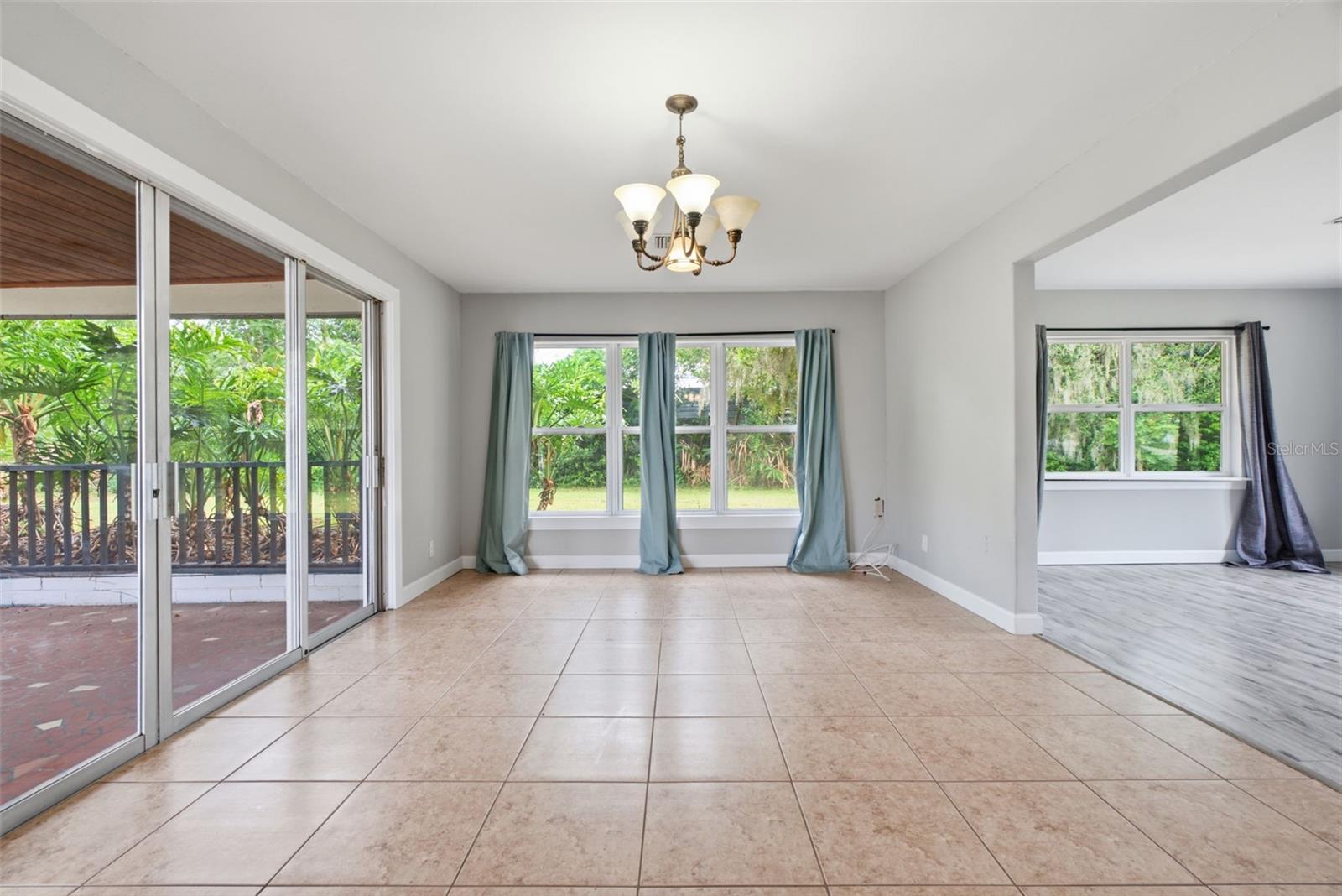 625 LIMONA RD — photo 12
