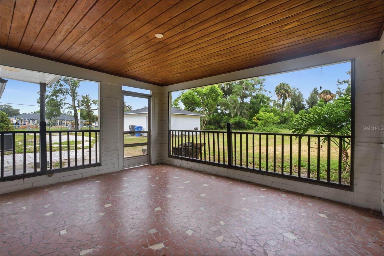 625 LIMONA RD — photo 21