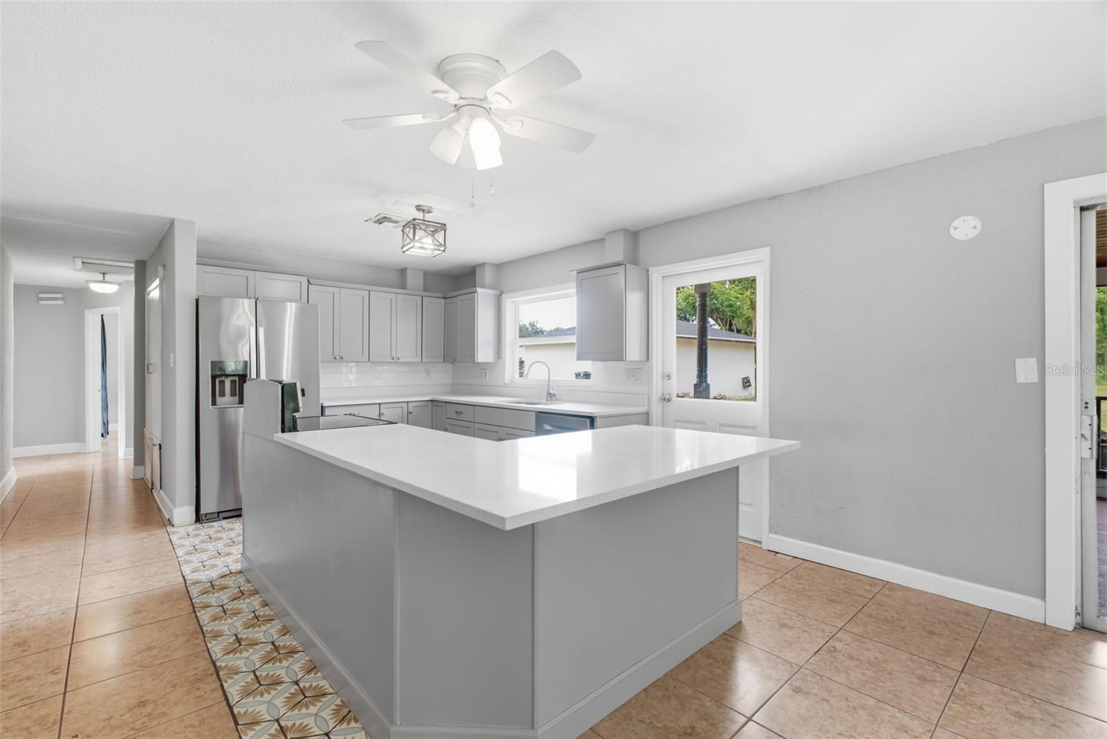 625 LIMONA RD — photo 15