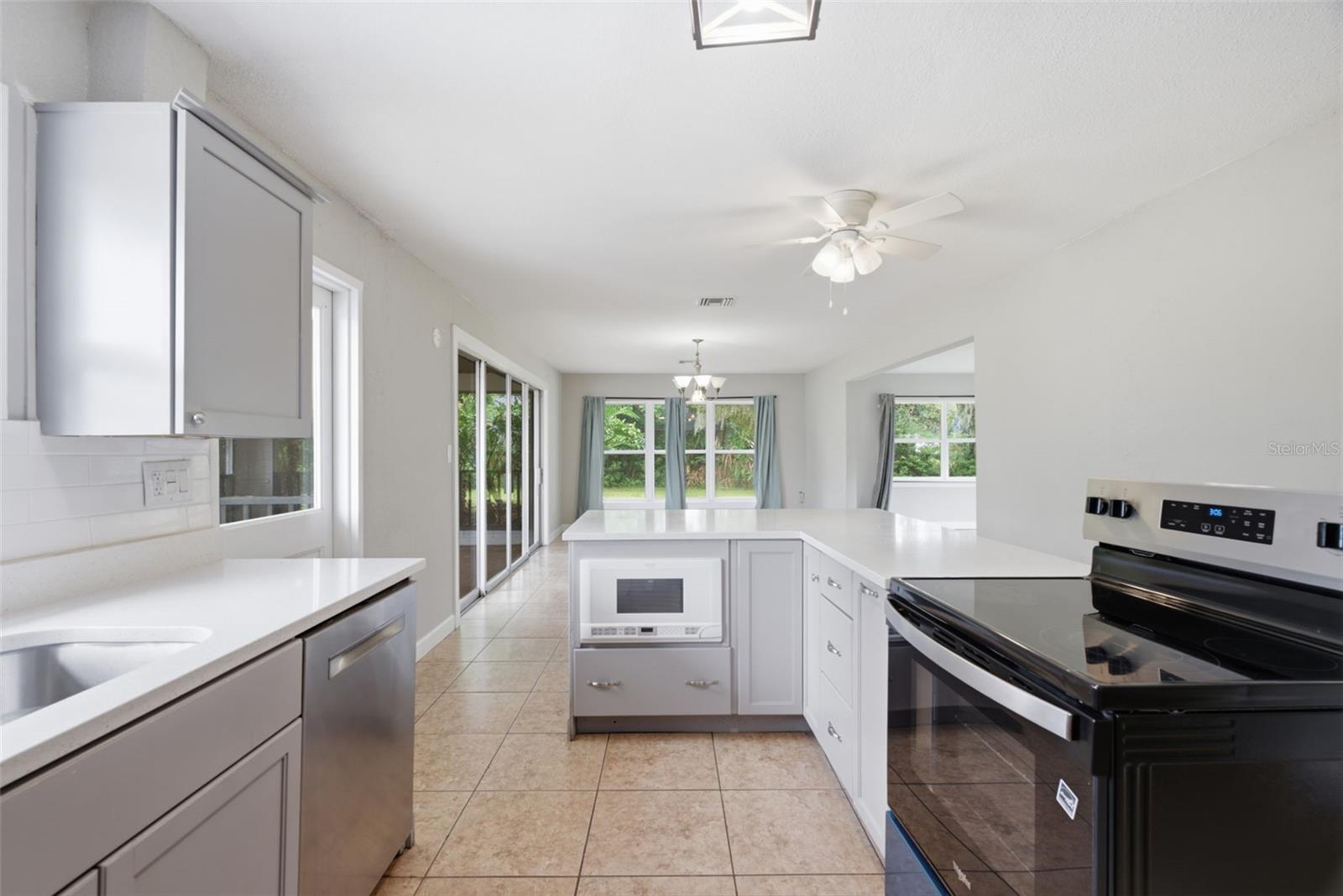 625 LIMONA RD — photo 18