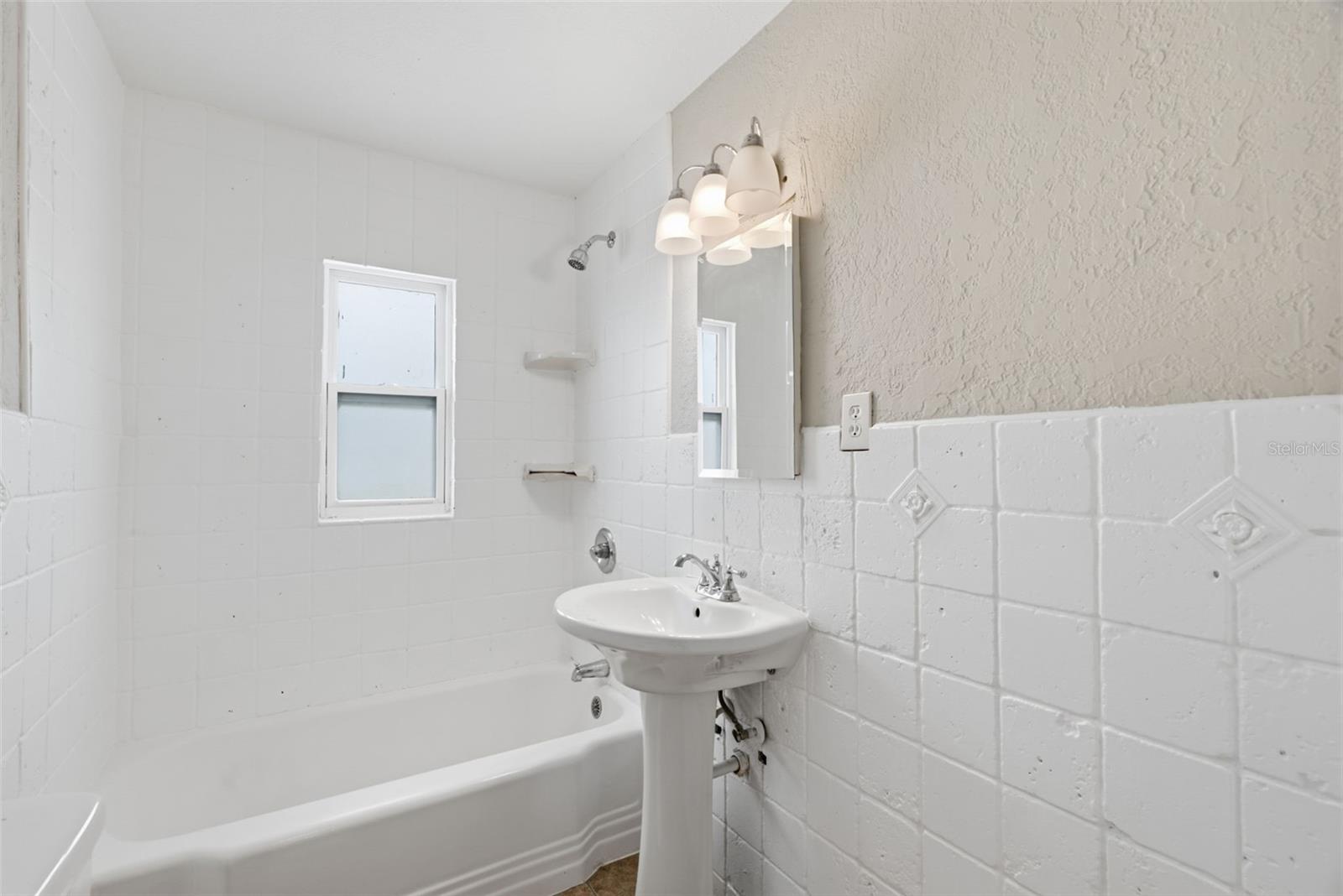 625 LIMONA RD — photo 28