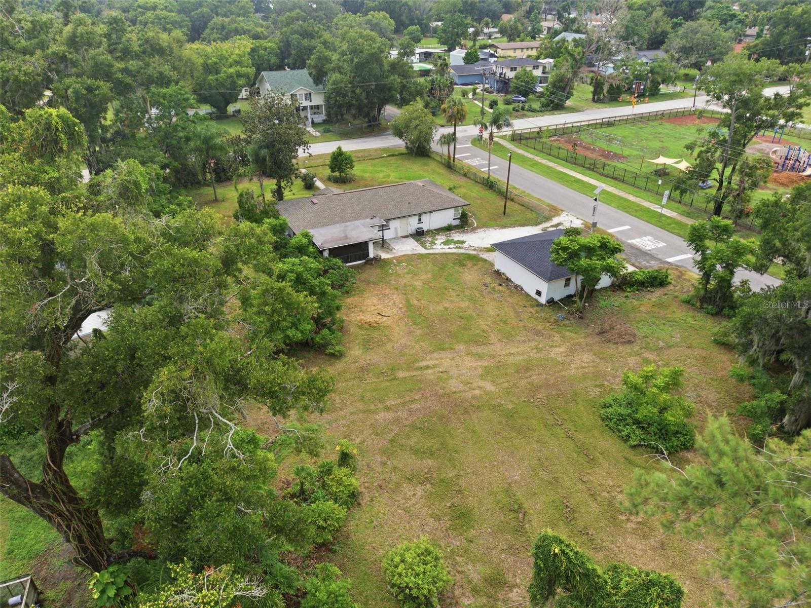 625 LIMONA RD — photo 40