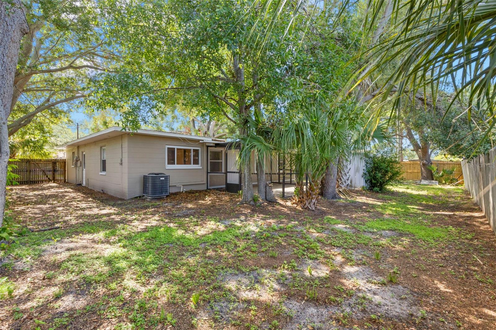 7420 DR MARTIN LUTHER KING JR ST N — photo 29