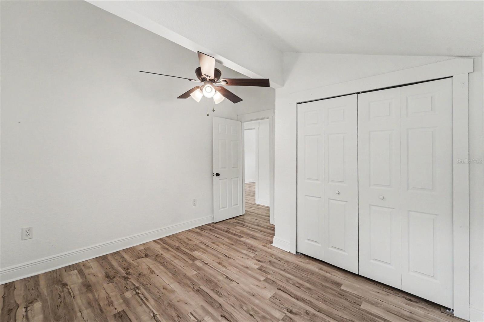 800 E GENESEE ST — photo 15