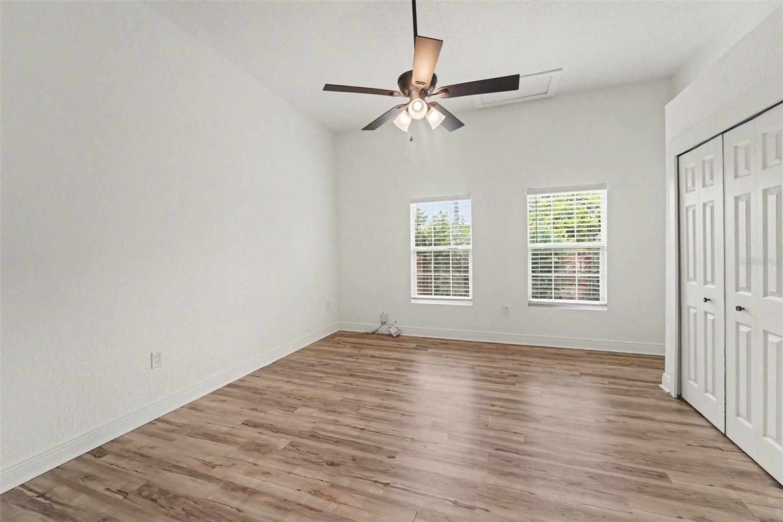 800 E GENESEE ST — photo 14