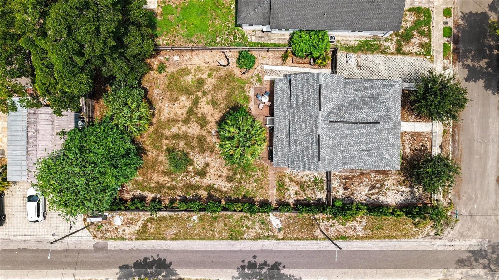 800 E GENESEE ST — photo 24