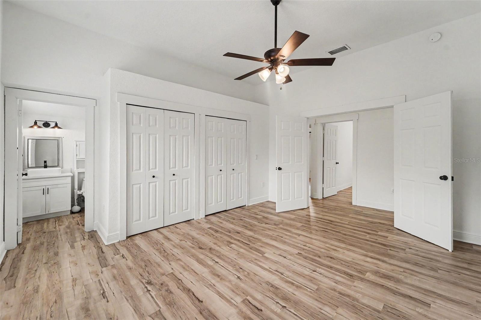 800 E GENESEE ST — photo 10