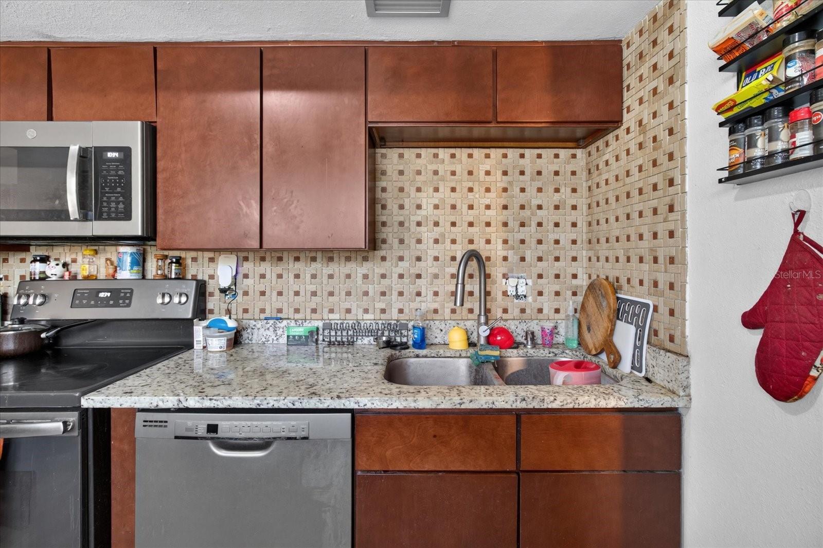 10538 AGATE CT — photo 18