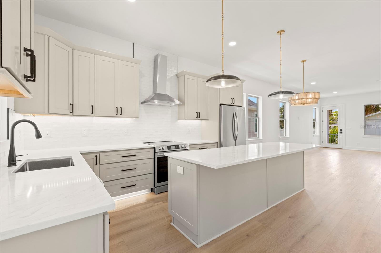 1858 MISSISSIPPI AVE NE — photo 13