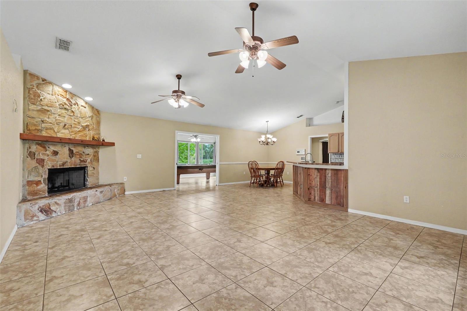 4618 REOLA RD — photo 2