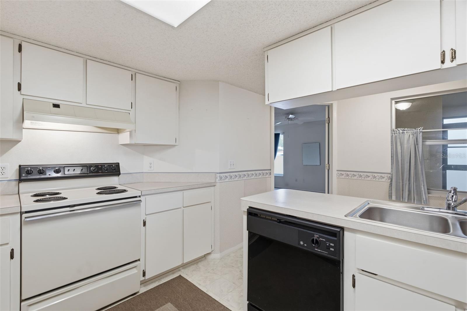 3960 SAILMAKER LN — photo 12
