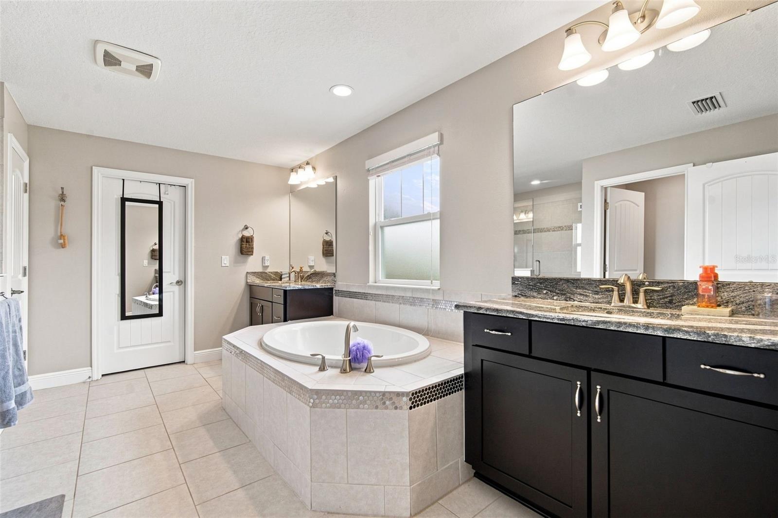 5306 SILVER SUN DR — photo 52