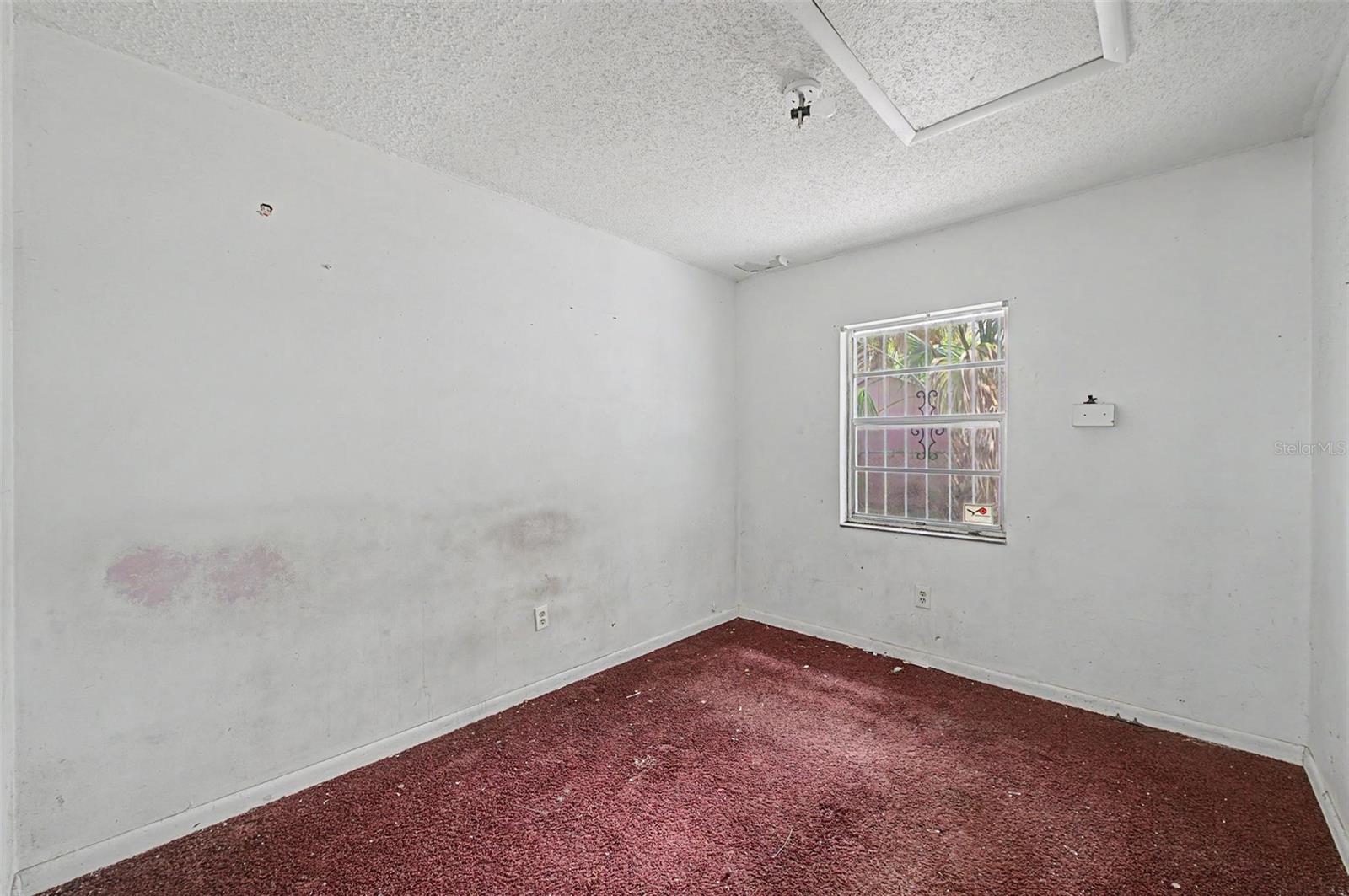 8605 N 12TH ST — photo 17