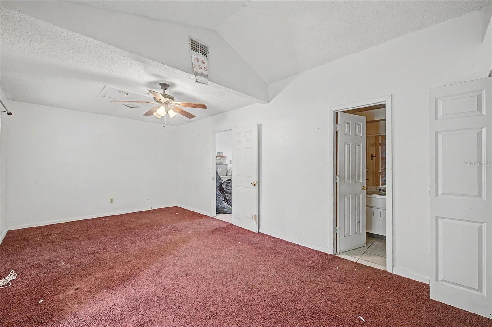 8605 N 12TH ST — photo 11