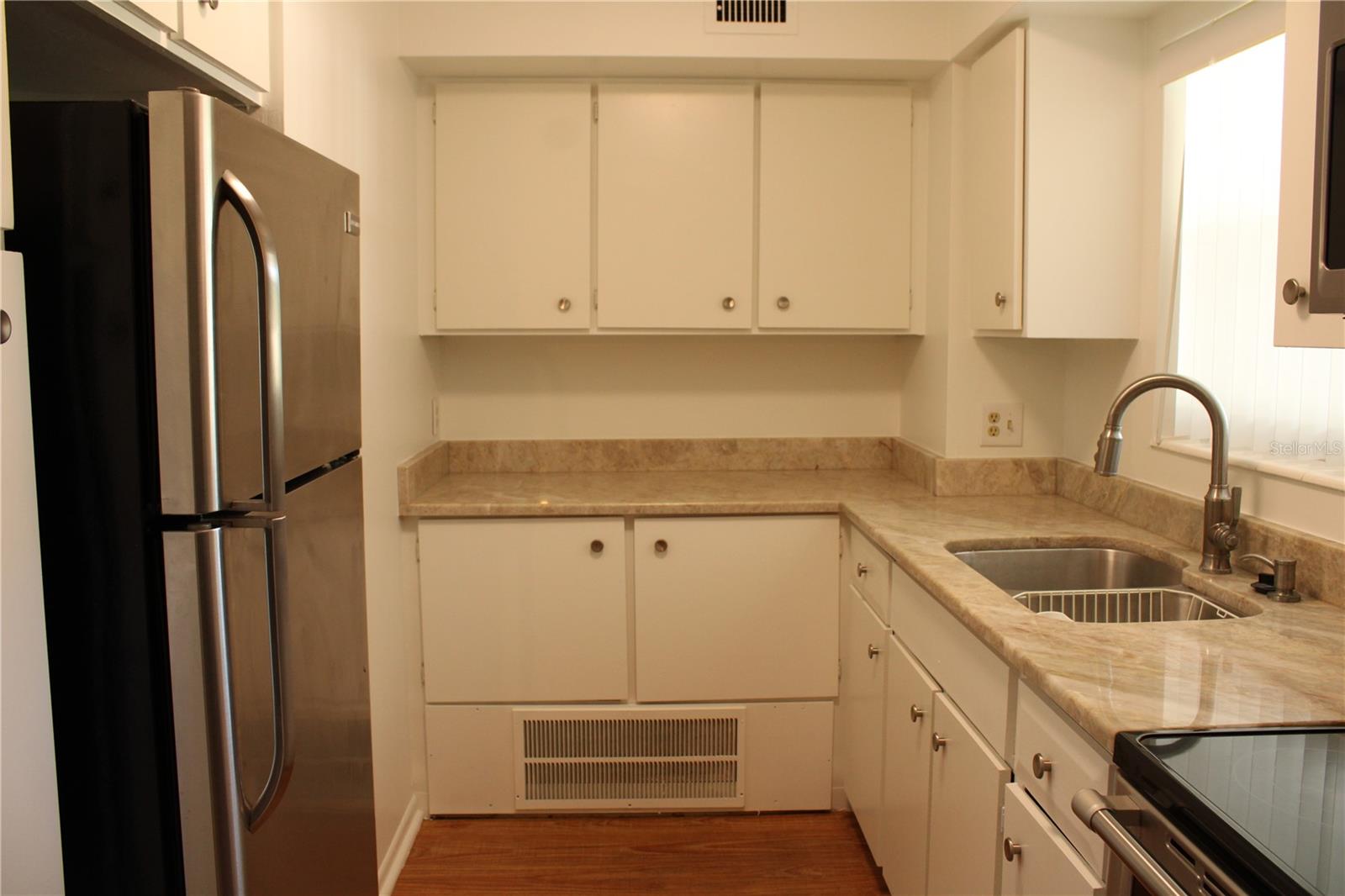 3900 ROXANE BLVD #10B — photo 3