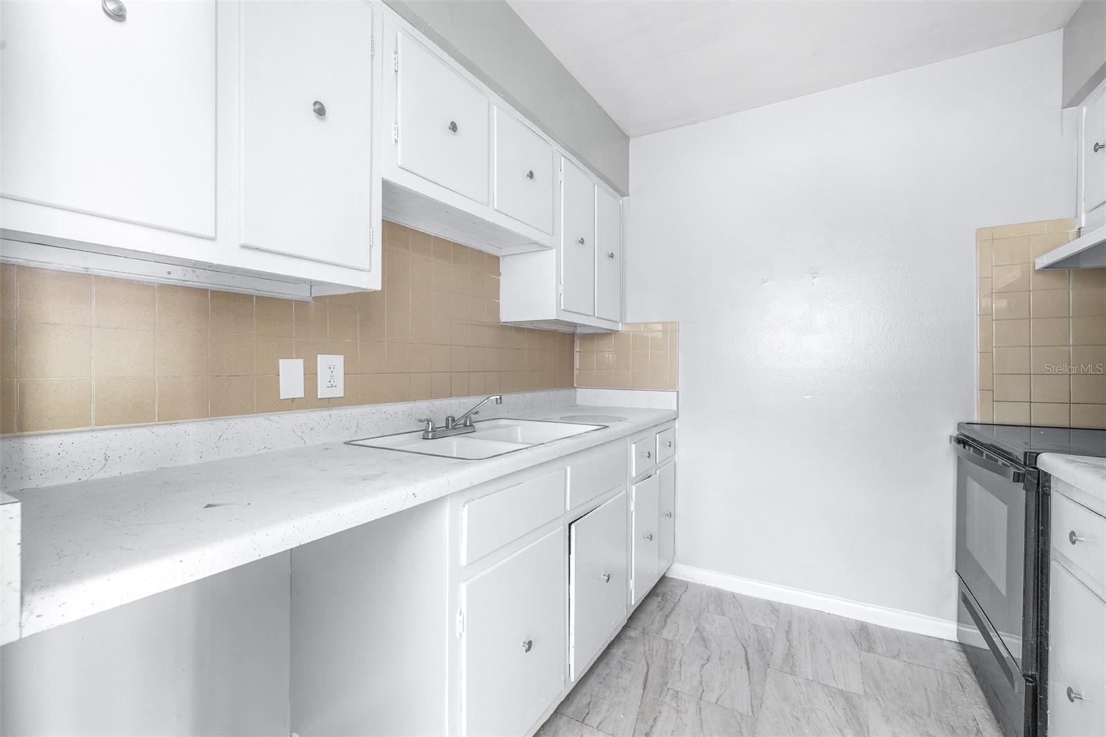 5901 GIBSON AVE — photo 9