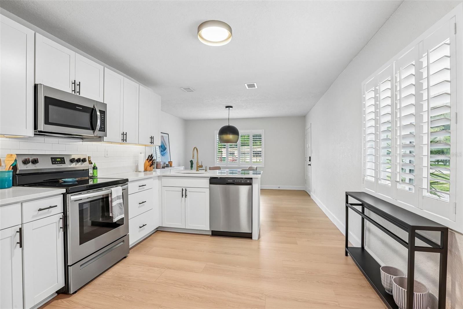 3525 W PAUL AVE — photo 17