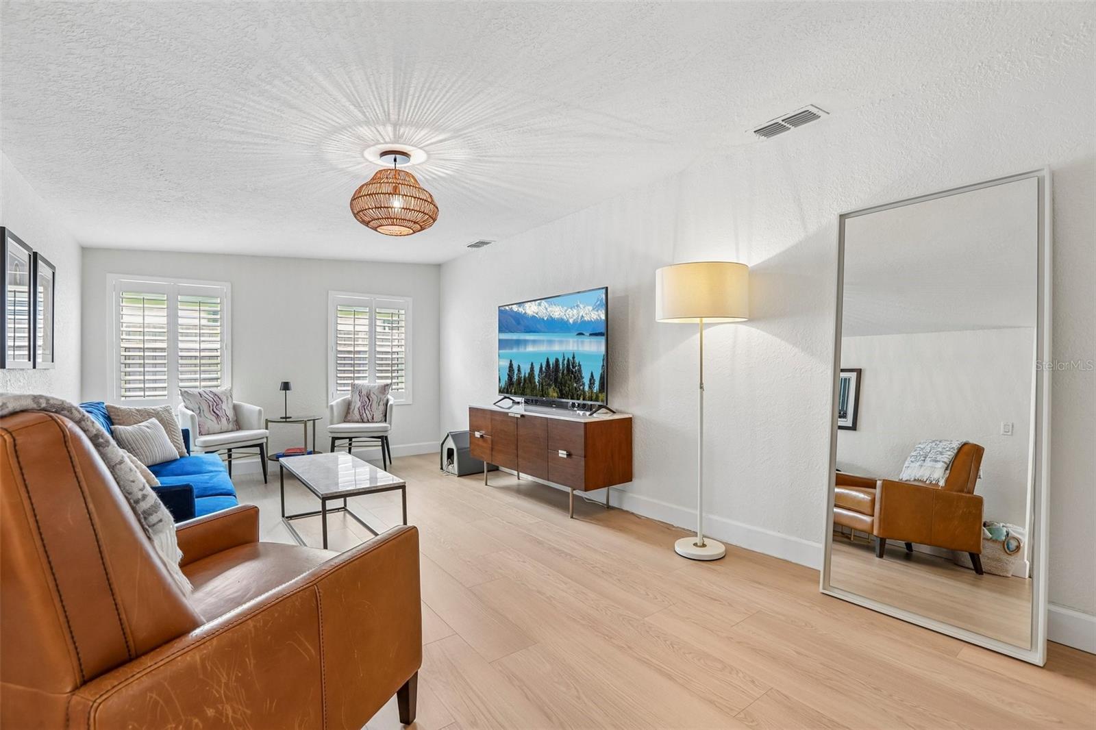 3525 W PAUL AVE — photo 8