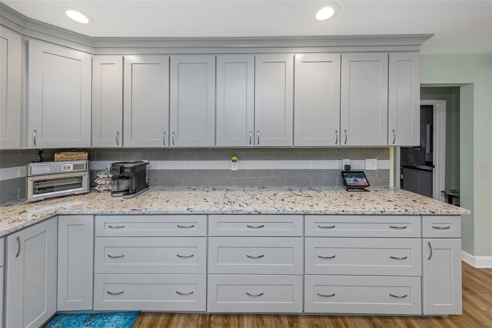 1308 GILLESPIE DR — photo 9
