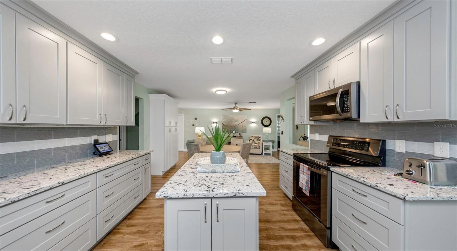 1308 GILLESPIE DR — photo 10