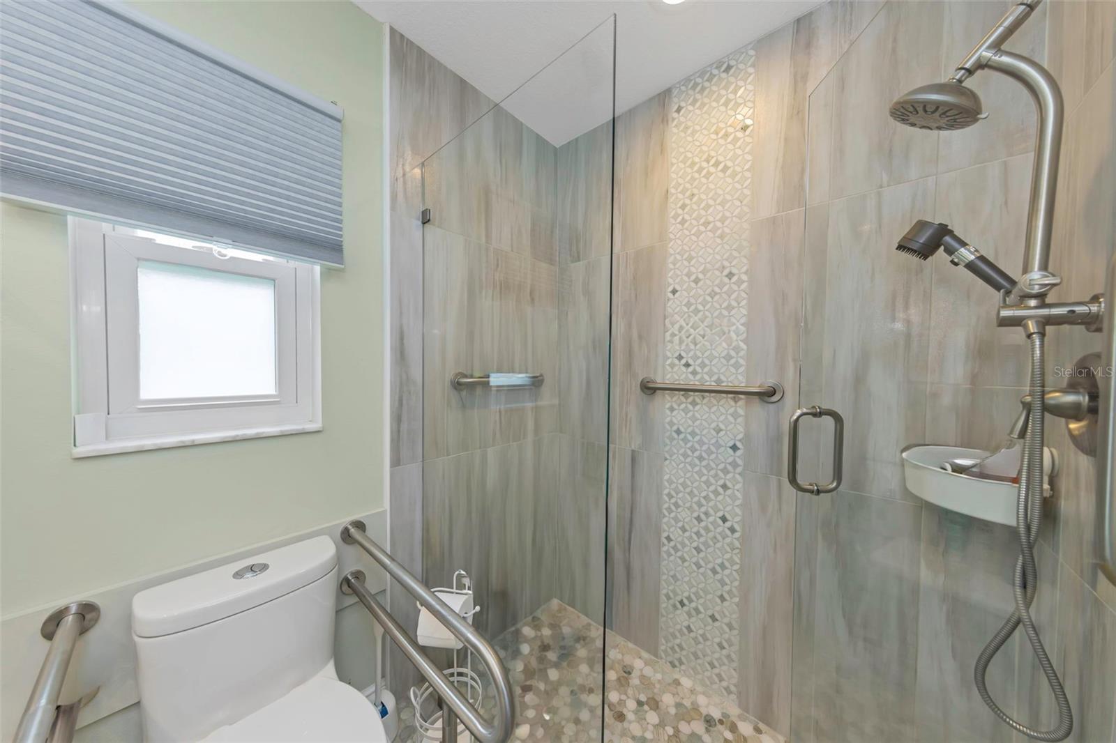 1308 GILLESPIE DR — photo 16