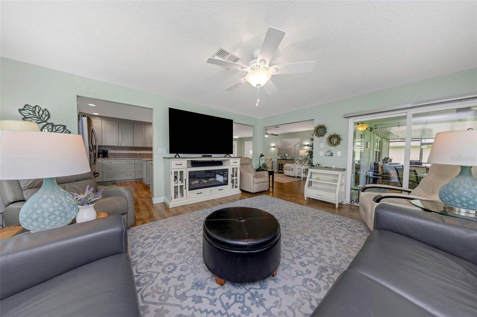 1308 GILLESPIE DR — photo 12