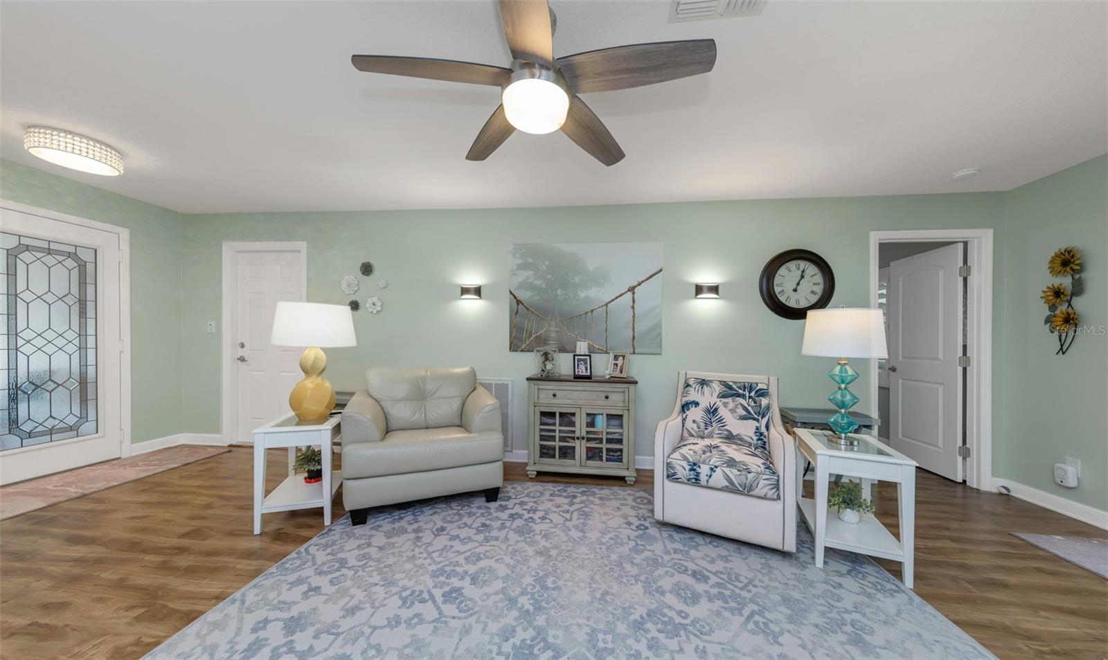1308 GILLESPIE DR — photo 5