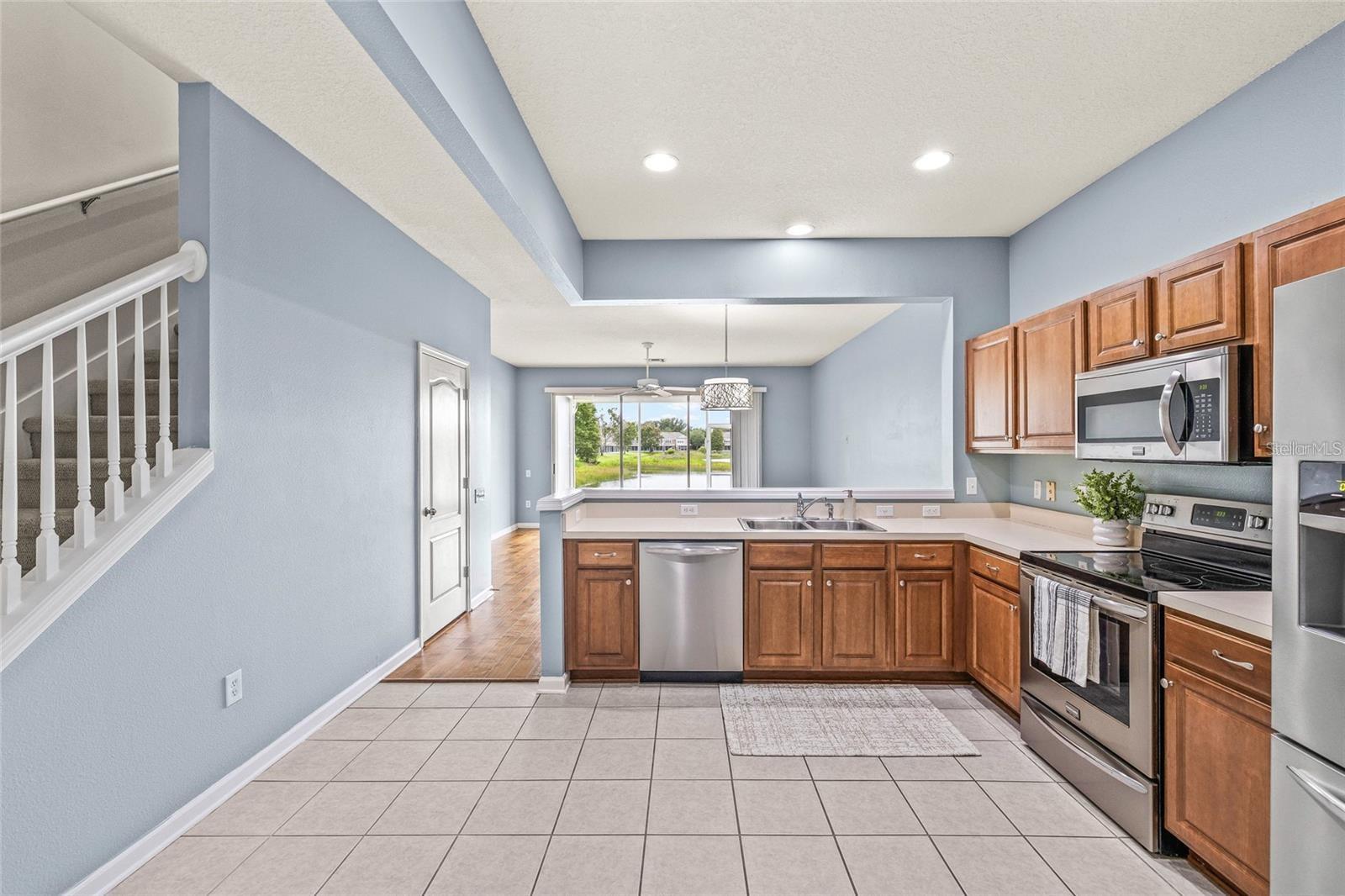 4879 POND RIDGE DR — photo 8