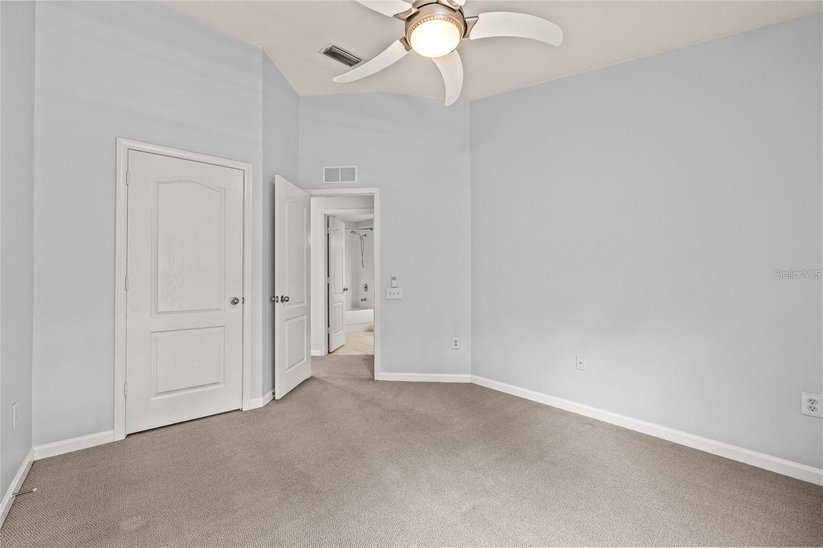 4879 POND RIDGE DR — photo 31