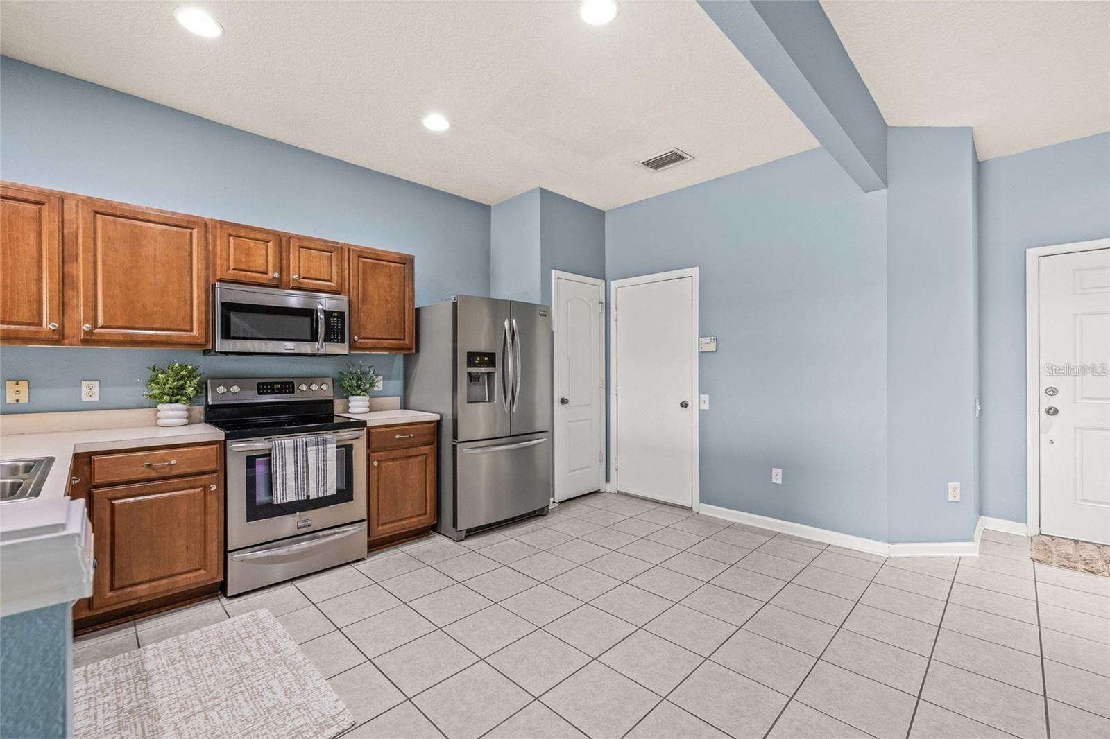4879 POND RIDGE DR — photo 10